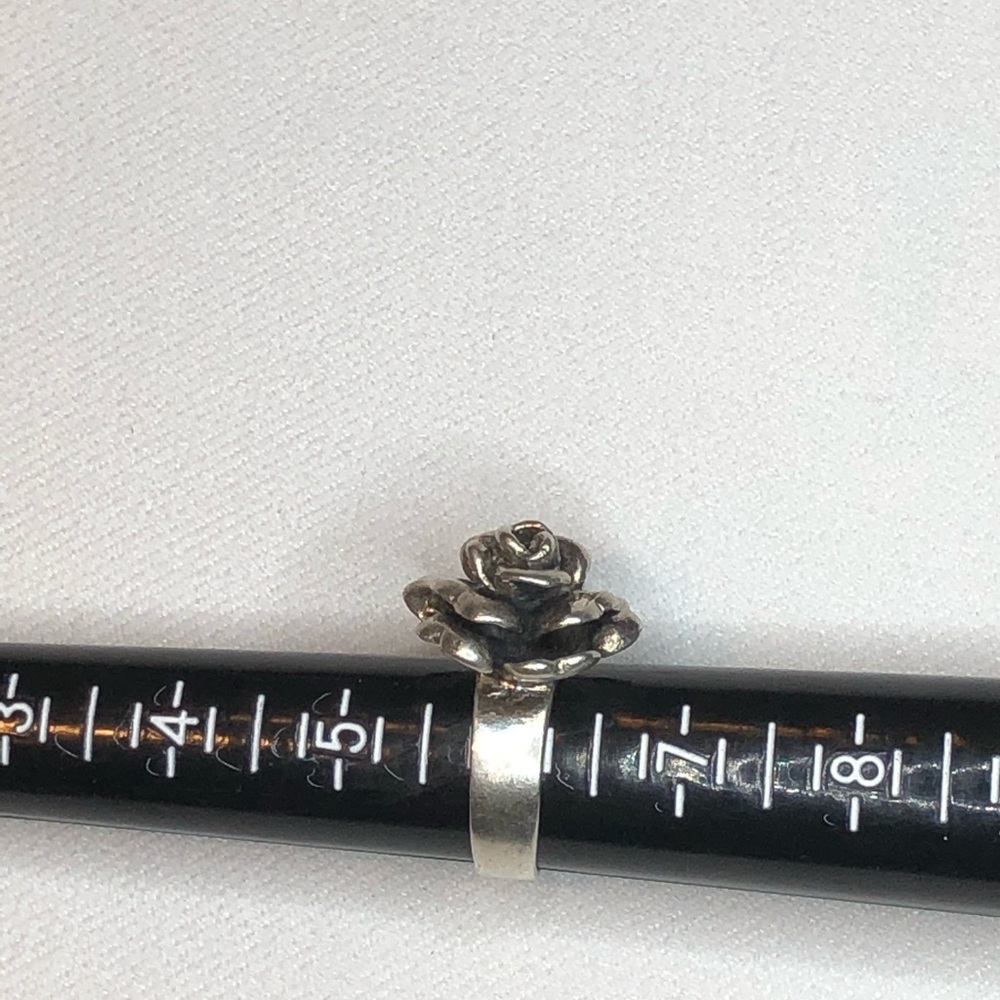 ROSE STERLING SILVER RING  .925 STAMPED ROSE IS 3/4” DIMENSIONAL AROUND SIZE 6 - Picture 5 of 14